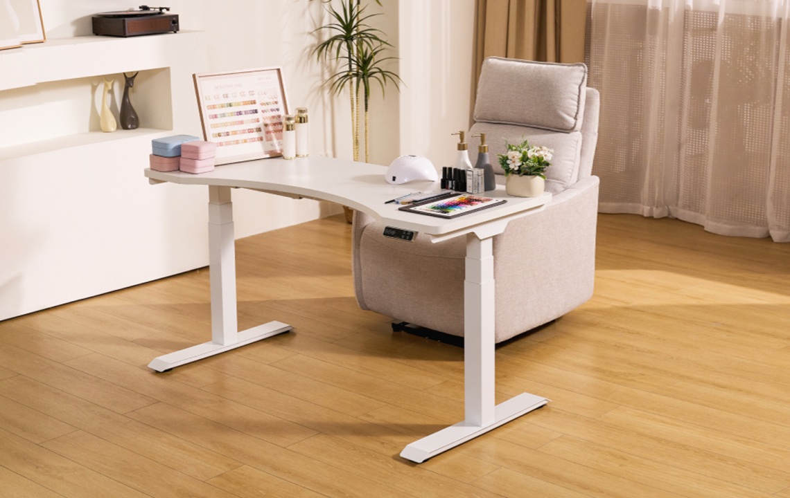 ネイルテーブル　ロココ　椅子 フレンチアンティークなロココスタイルのネイルデスクが登場 | 業務用